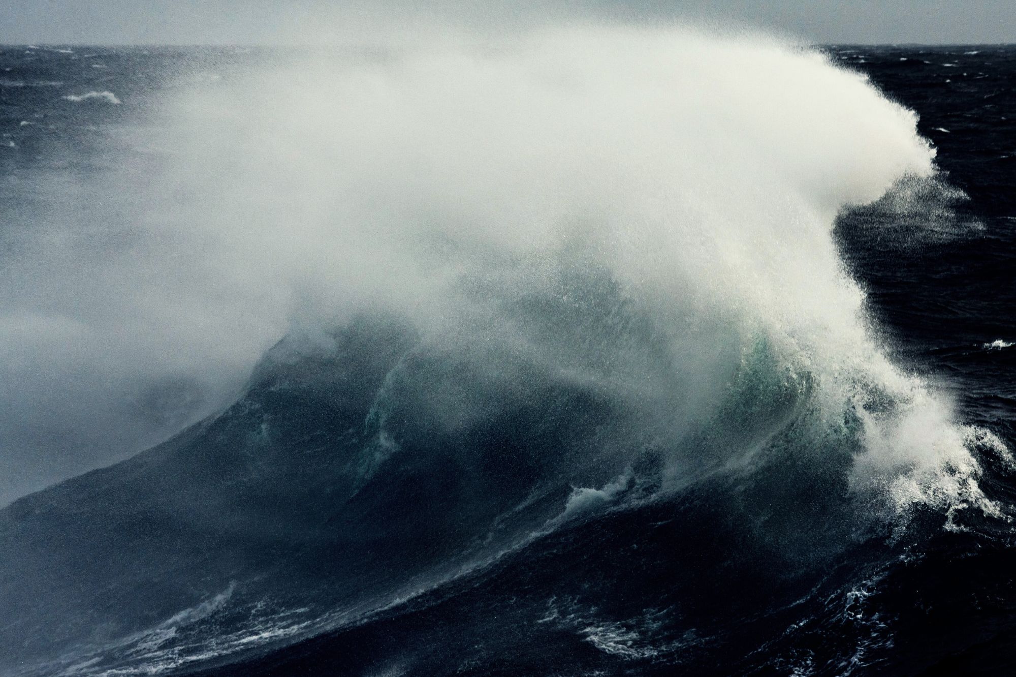 Crashing wave and sea mist